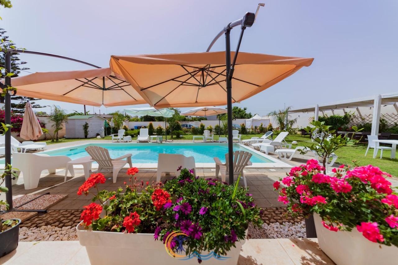 Villa Leonardo San Foca - Room, Pool & Restaurant Exterior photo