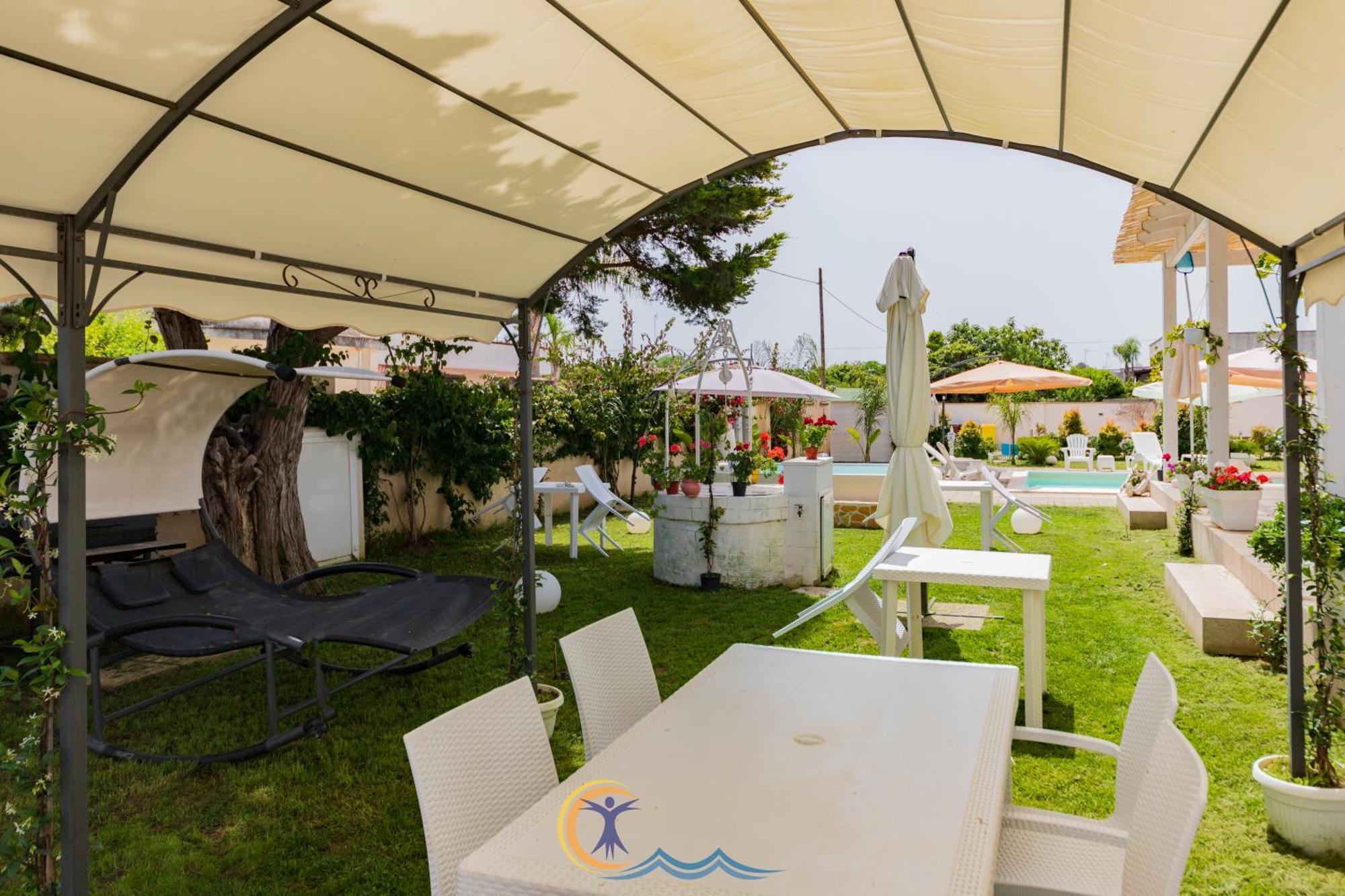 Villa Leonardo San Foca - Room, Pool & Restaurant Exterior photo