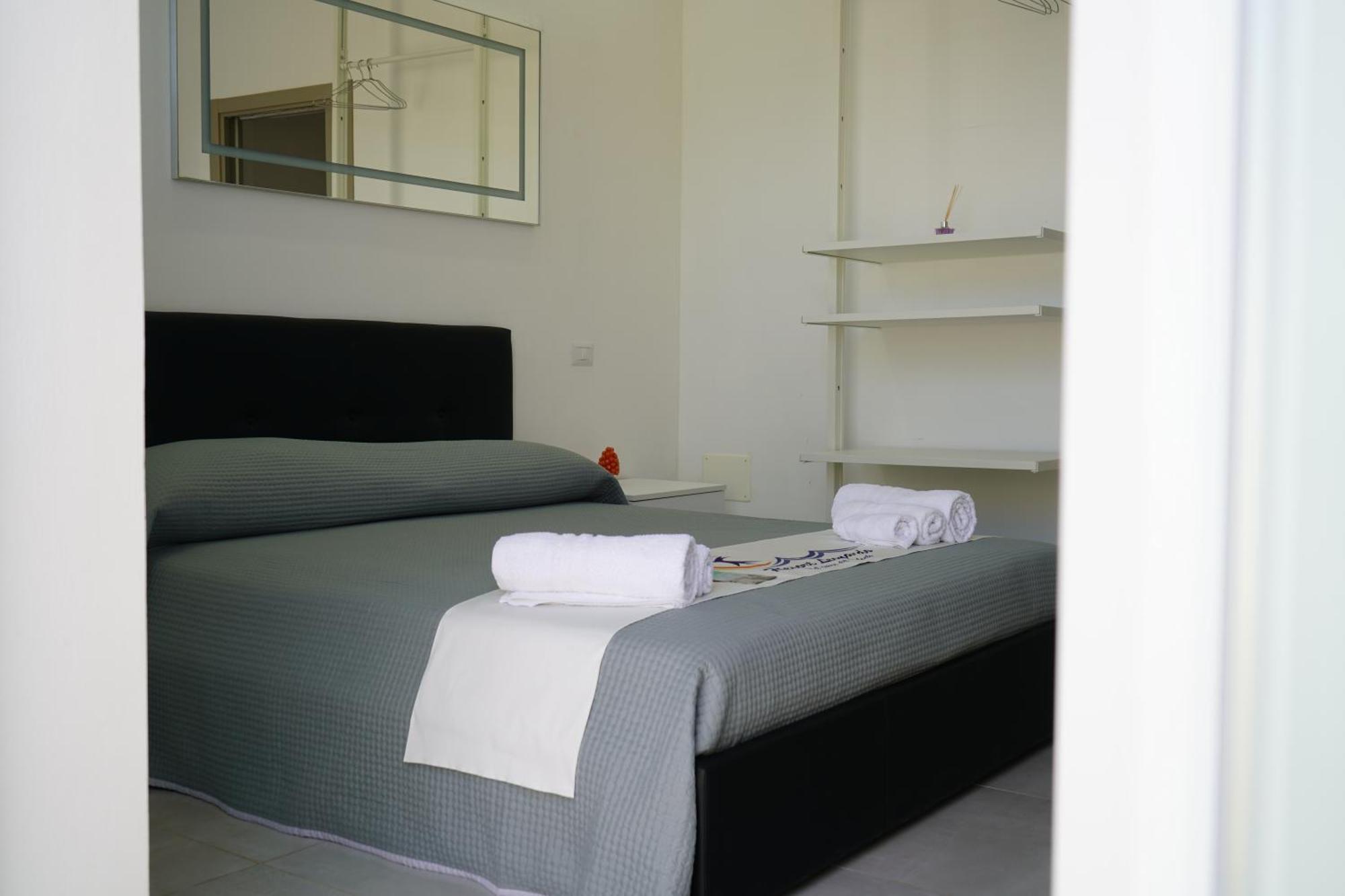 Villa Leonardo San Foca - Room, Pool & Restaurant Exterior photo